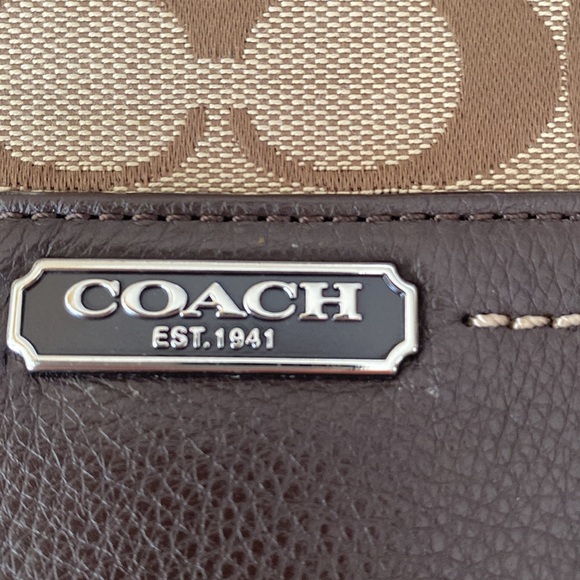 COPY - COACH PARK SIGNATURE HOBO - Picture 1 of 10